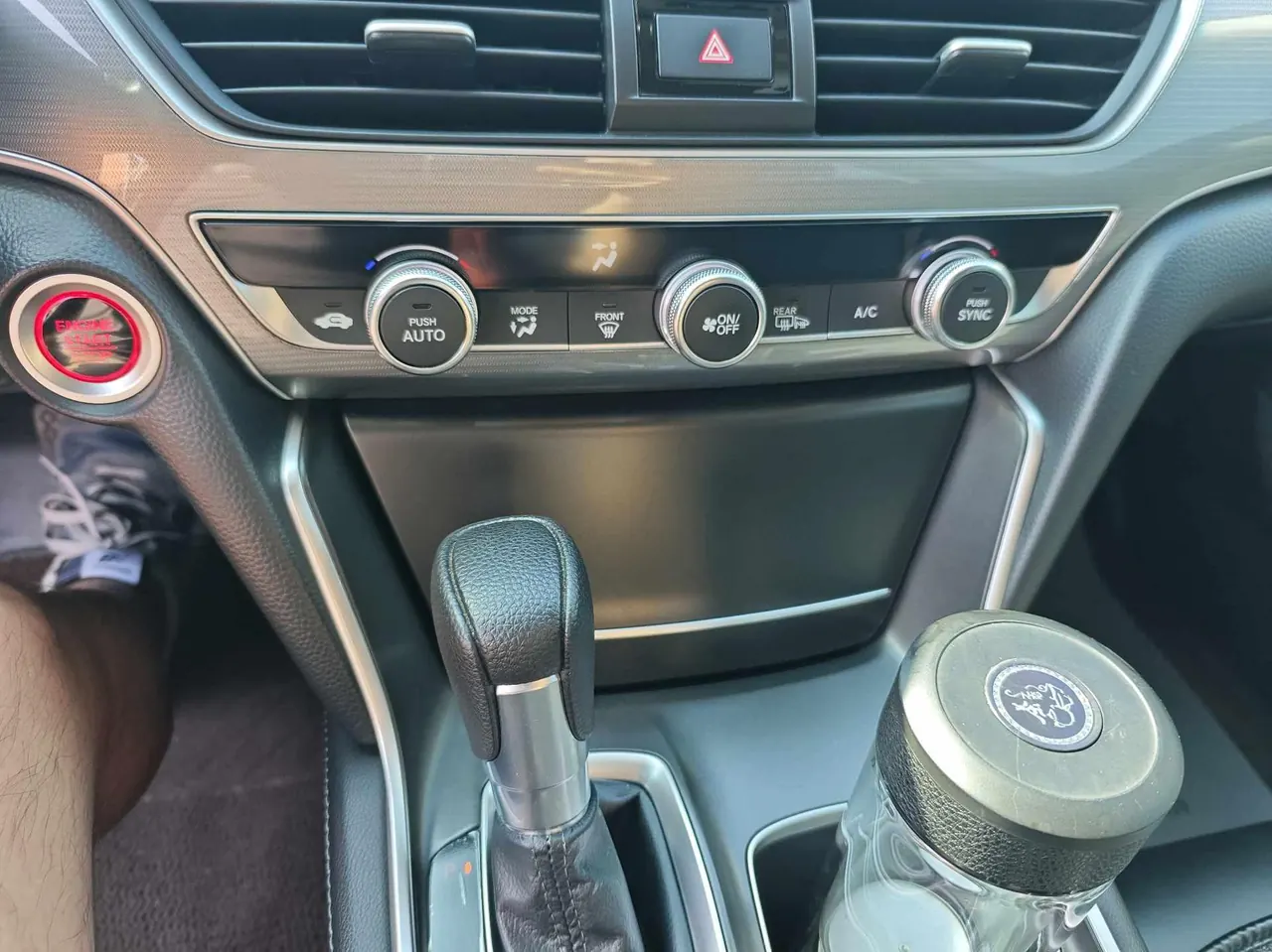 Honda 2022 10th Generation Accord 1.5T Stepless 260TURBO Deluxe Automatic Gear 3