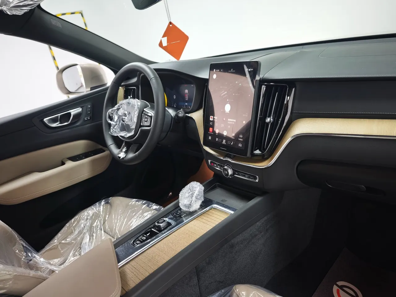 Volvo 2026 XC60 48V 2.0T B5 4WD Zhiya Deluxe Edition Automatic Gear 7