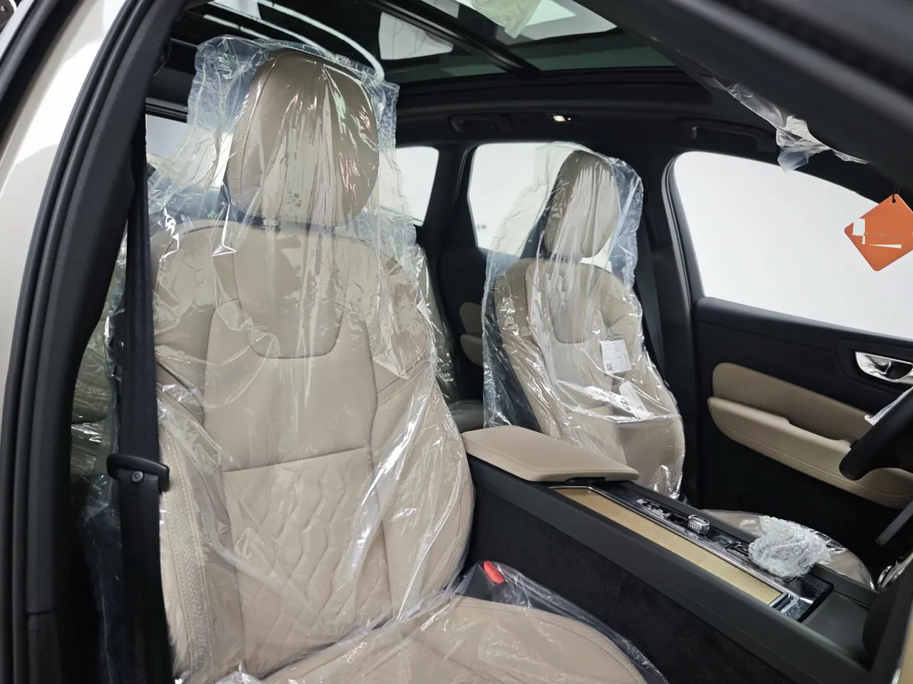 Volvo 2026 XC60 48V 2.0T B5 4WD Zhiya Deluxe Edition Automatic Gear 8