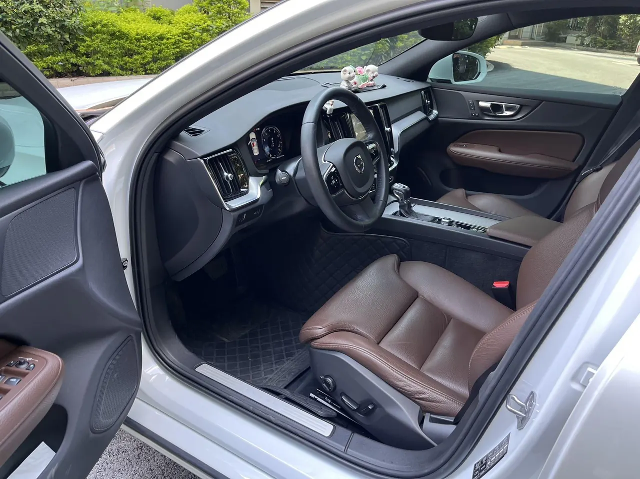 Wolvo 2020 S60 2.0T T4 Zhiyuan Sports Edition Automatic Gear 4