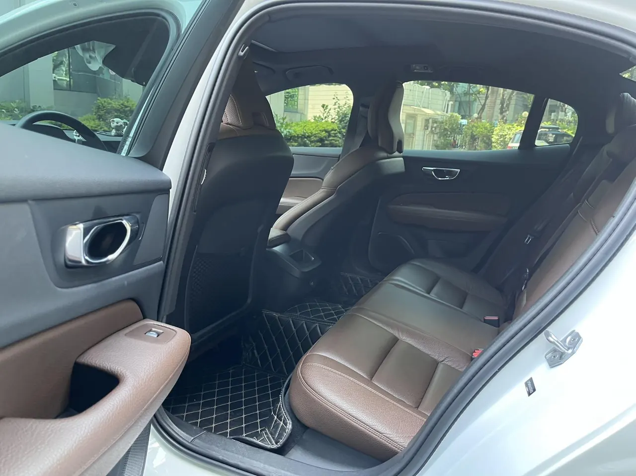 Wolvo 2020 S60 2.0T T4 Zhiyuan Sports Edition Automatic Gear 5
