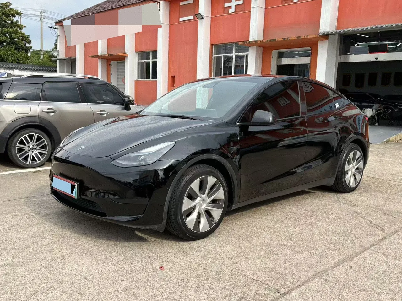 Open image lightbox: Tesla 2022 Model Y rear-wheel drive version automatic transmission