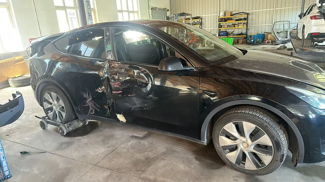 Tesla 2022 Model Y rear-wheel drive version automatic transmission 13