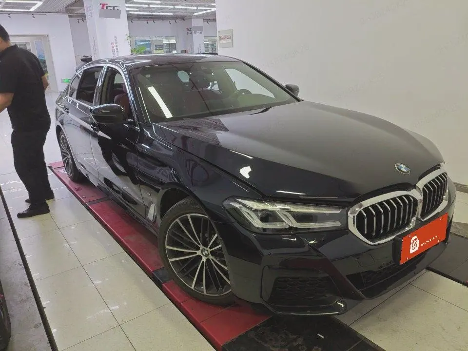 Open image lightbox: BMW 5 Series 2022 530Li 2.0T Leading M Sports Suit (Change 2) Automatic Gear