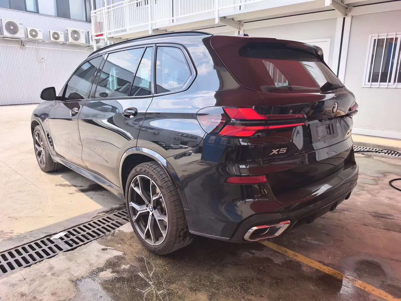 BMW 2026 X5 xDrive30Li 48V 2.0T exclusive m sports obsidian night suit automatic gear 3