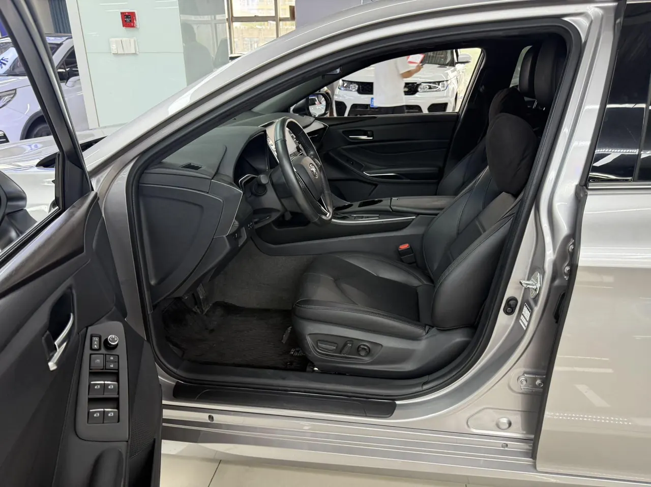 Toyota 2022 Asian Dragon 2.0 Stepless Deluxe Edition Automatic Gear 4