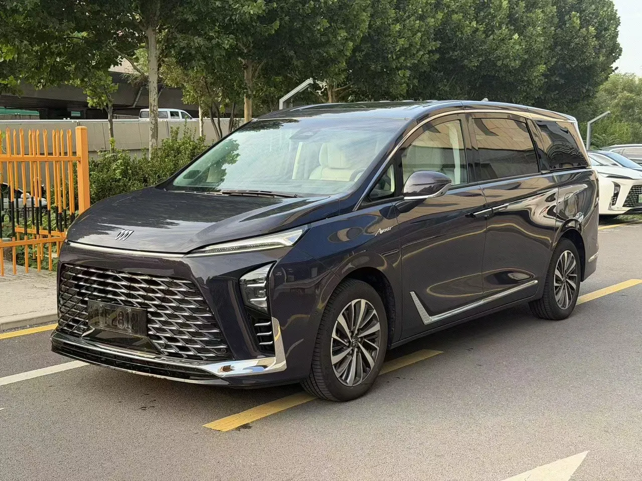Open image lightbox: Buick 2026 GL8 Lu Zun PHEV 1.5T Luxury Edition Automatic Gear