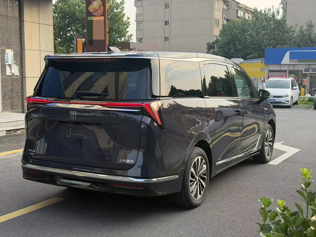 Buick 2026 GL8 Lu Zun PHEV 1.5T Luxury Edition Automatic Gear 6