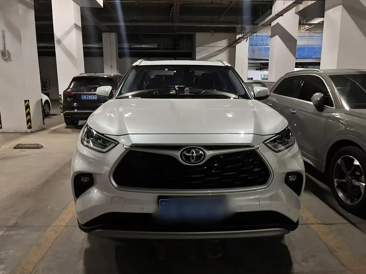 Toyota 2023 Highlander Dual Engine 2.5 Stepless Intelligent Electric Hybrid Four-wheel Drive Premium Edition 7-seat Automatic Transmission 5