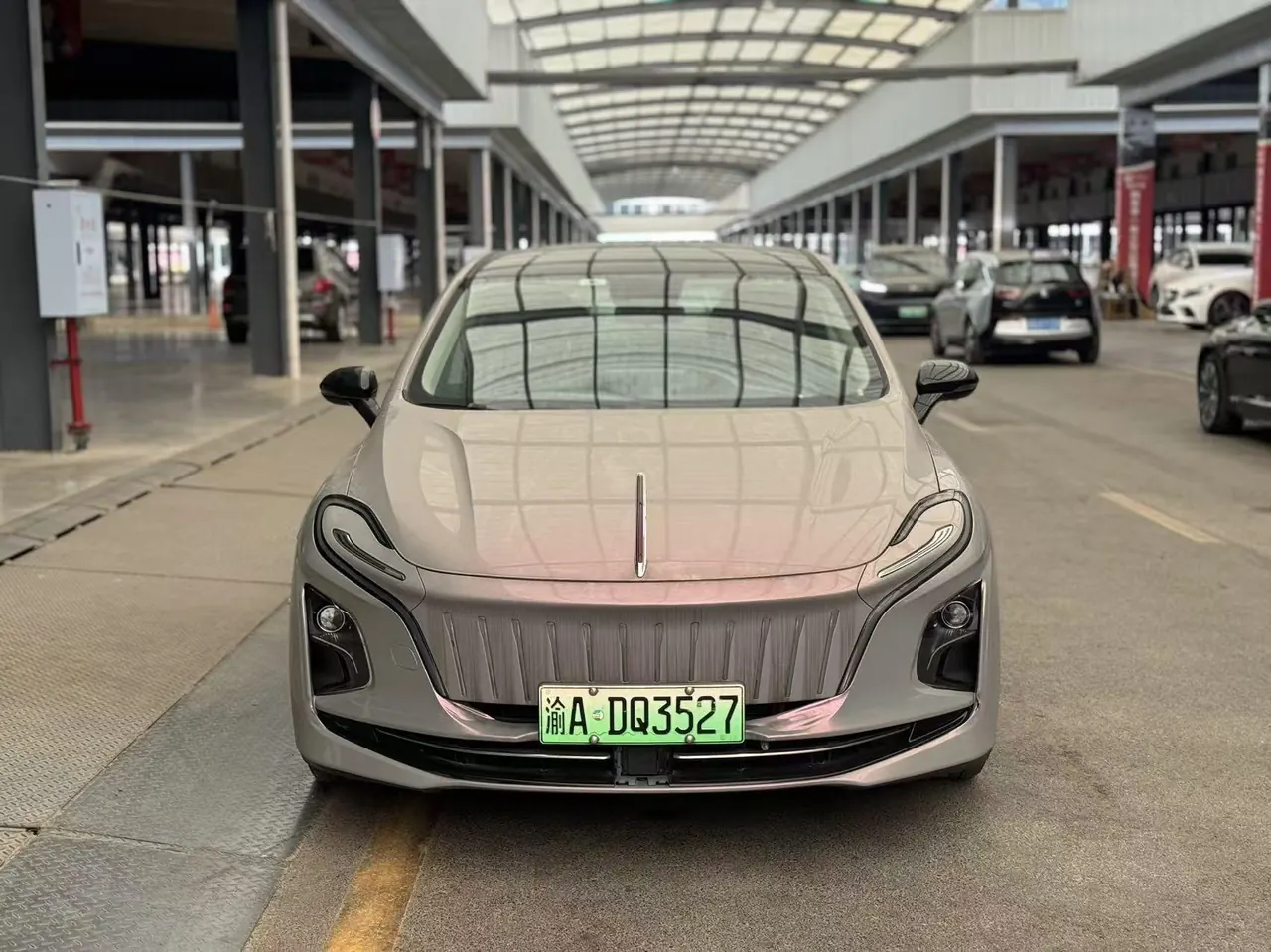 HongQi 2022 E-QM 5 431km Charging Enjoy Edition Automatic Gear 2