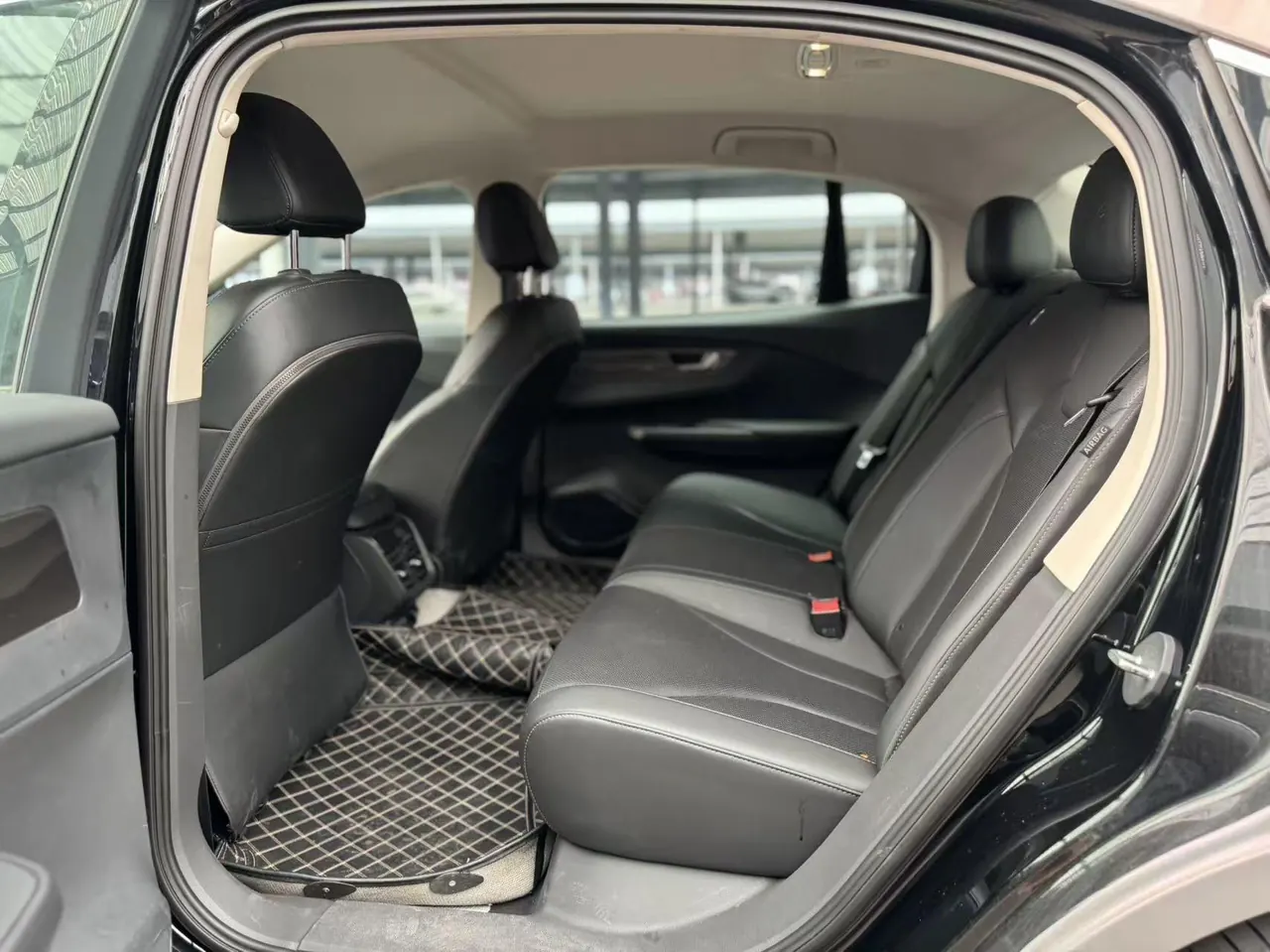 HongQi 2022 E-QM 5 431km Charging Enjoy Edition Automatic Gear 5