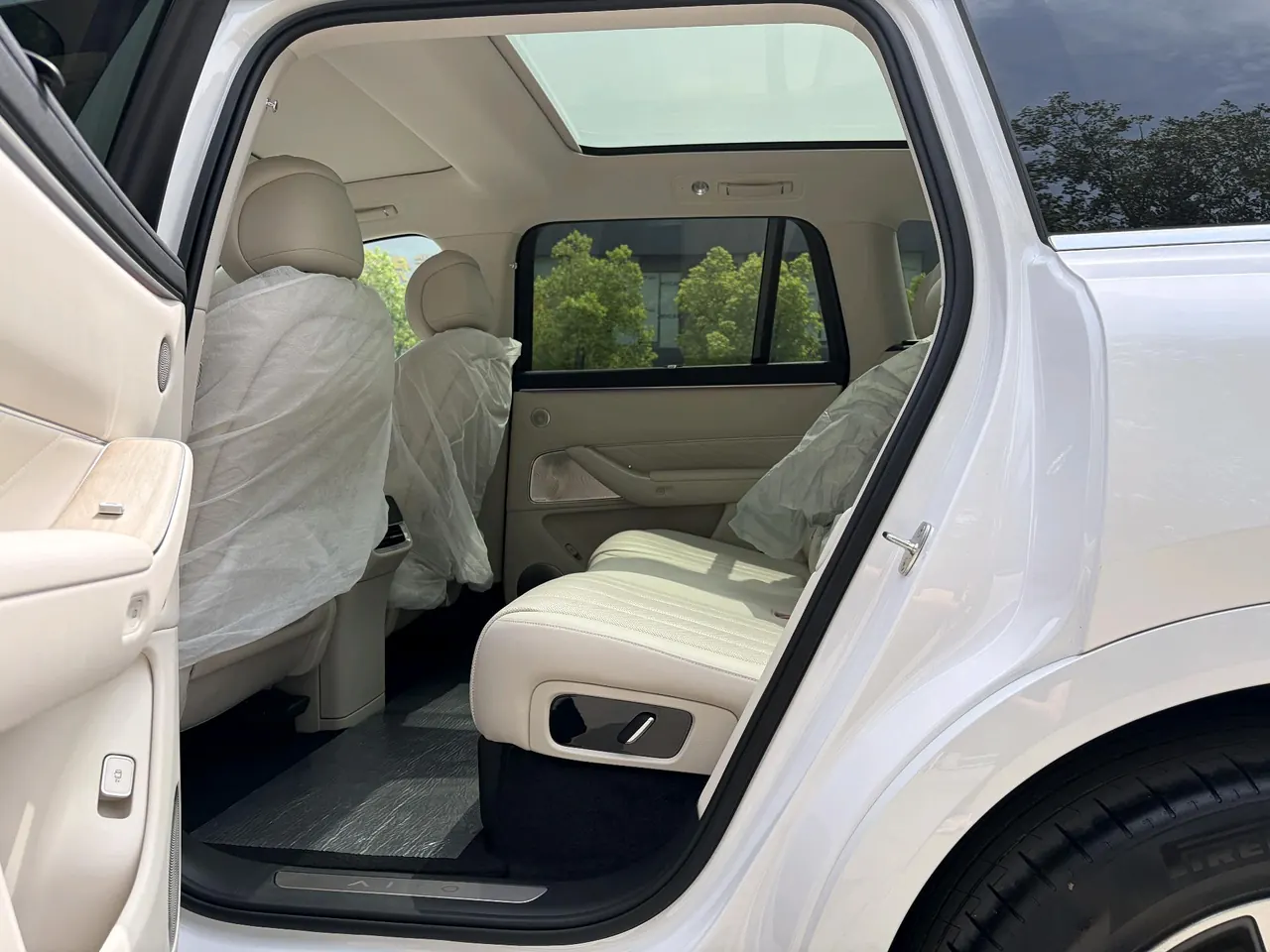 AITO 2025 AITO M8 Max Edition 37kWh 5-seat Edition Automatic Gear 7