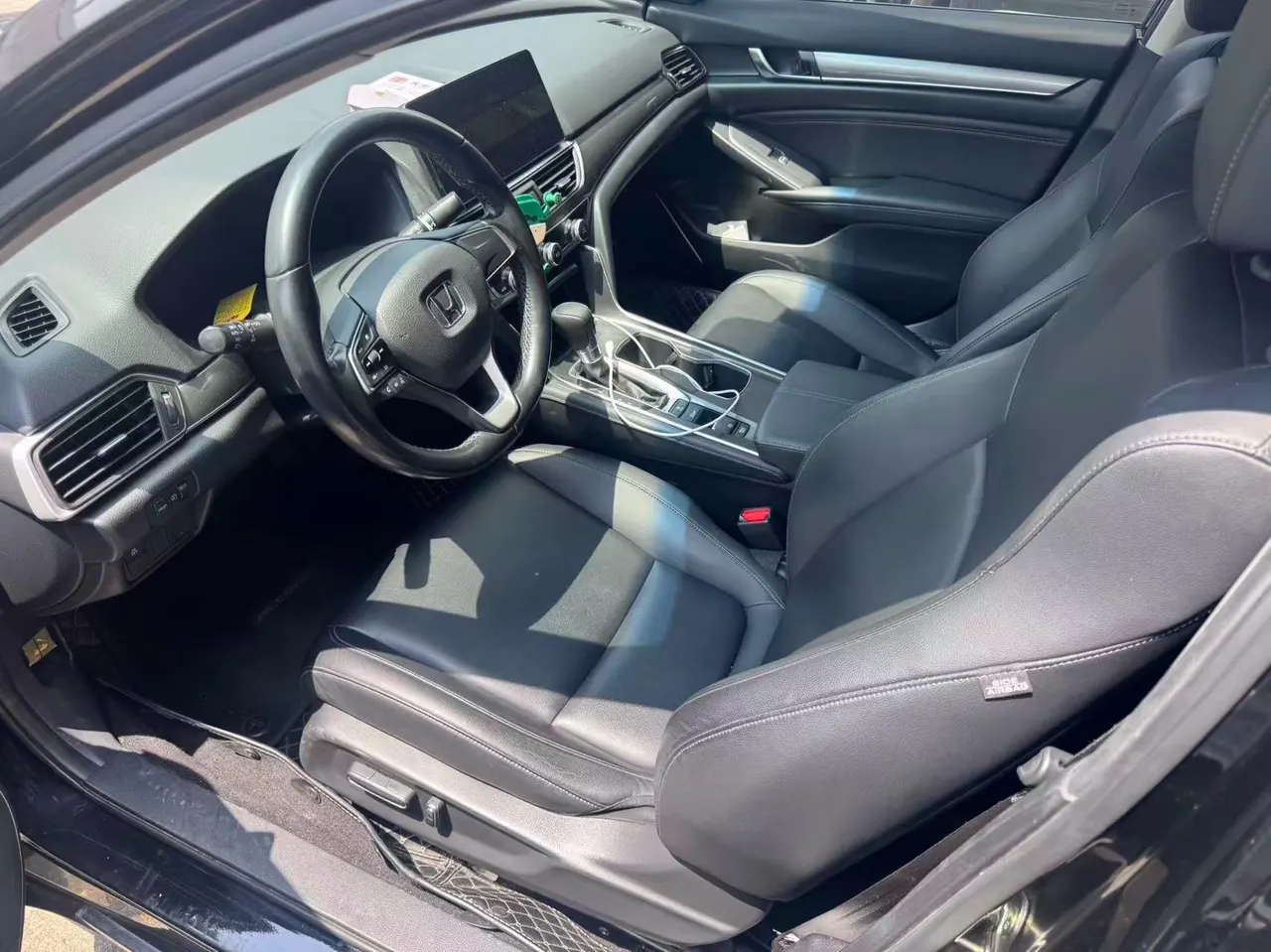 Honda 2022 10th Generation Accord 1.5T Stepless 260TURBO Deluxe Automatic Gear 2