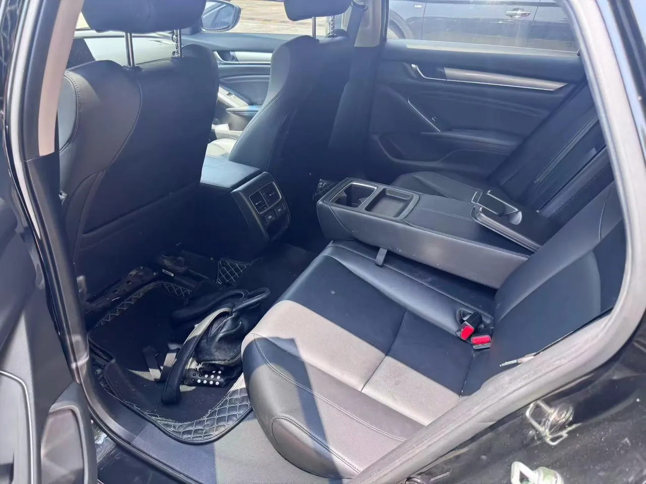 Honda 2022 10th Generation Accord 1.5T Stepless 260TURBO Deluxe Automatic Gear 3