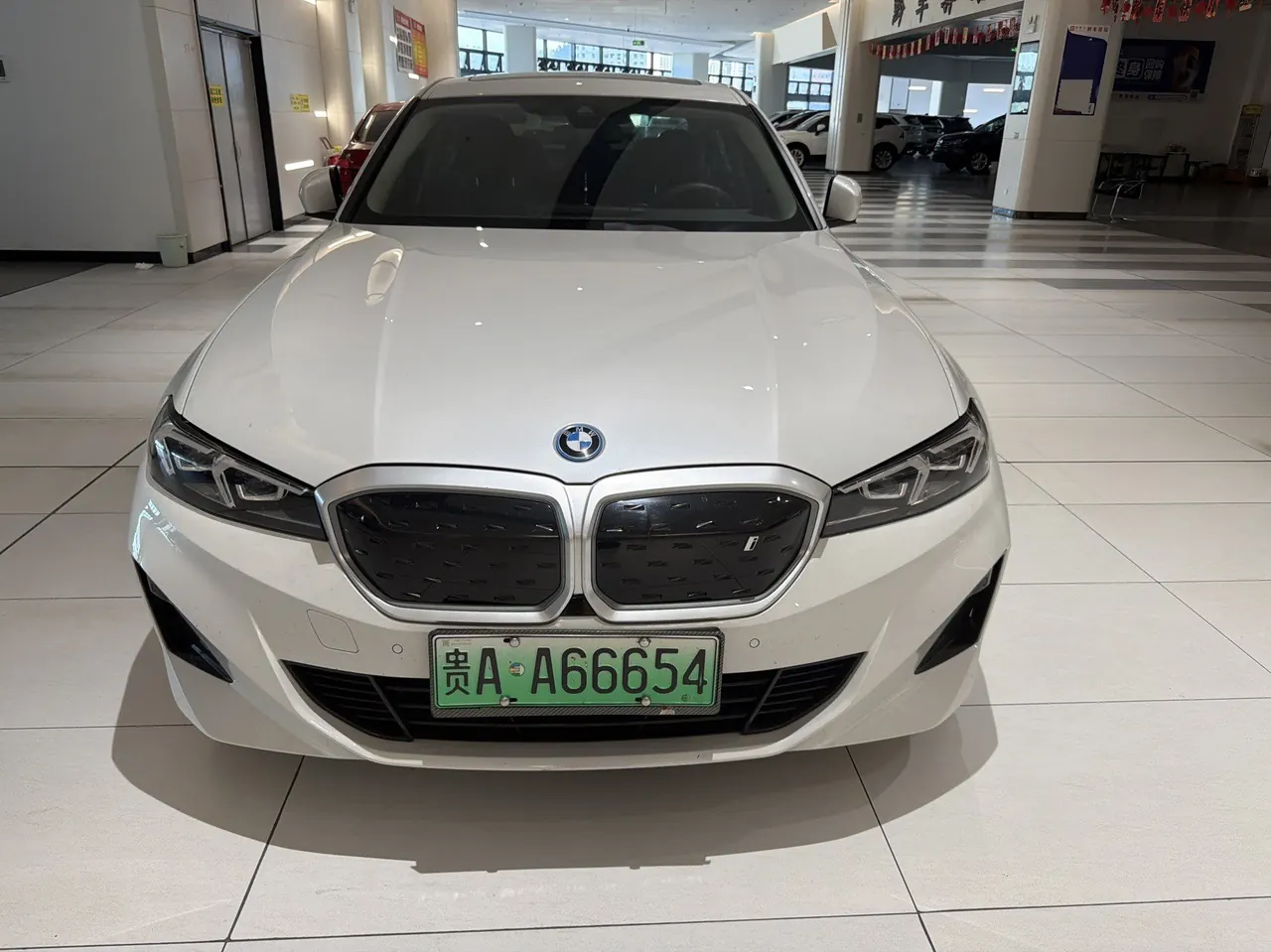 BMW 2022 i3 eDrive 35L automatic gear 2