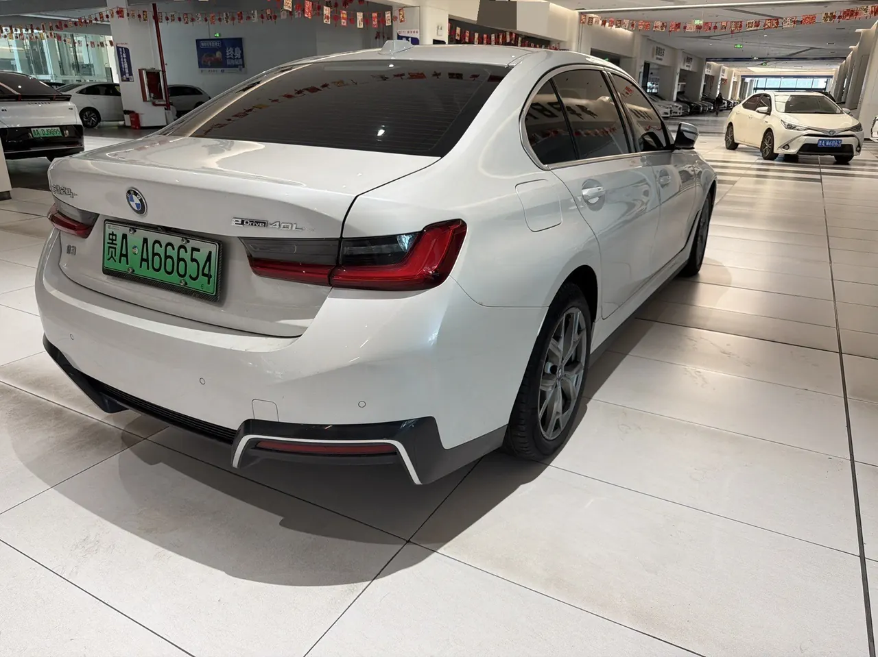 BMW 2022 i3 eDrive 35L automatic gear 4