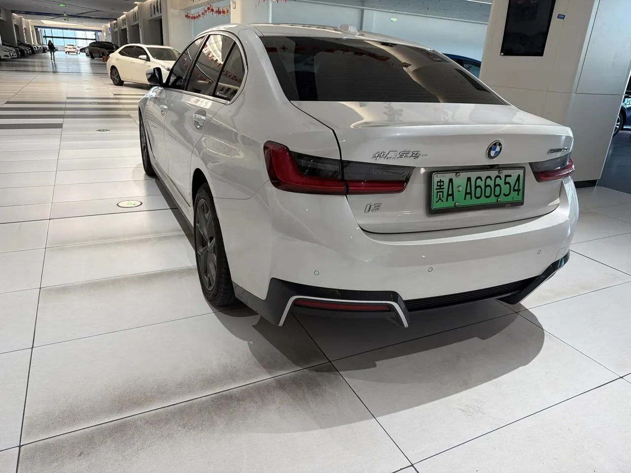 BMW 2022 i3 eDrive 35L automatic gear 5