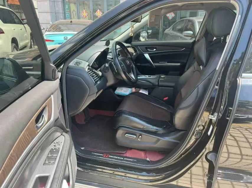 Honda 2020 Crown Road 2.0T 370TURBO Two-Drive Deluxe Automatic Gear 5