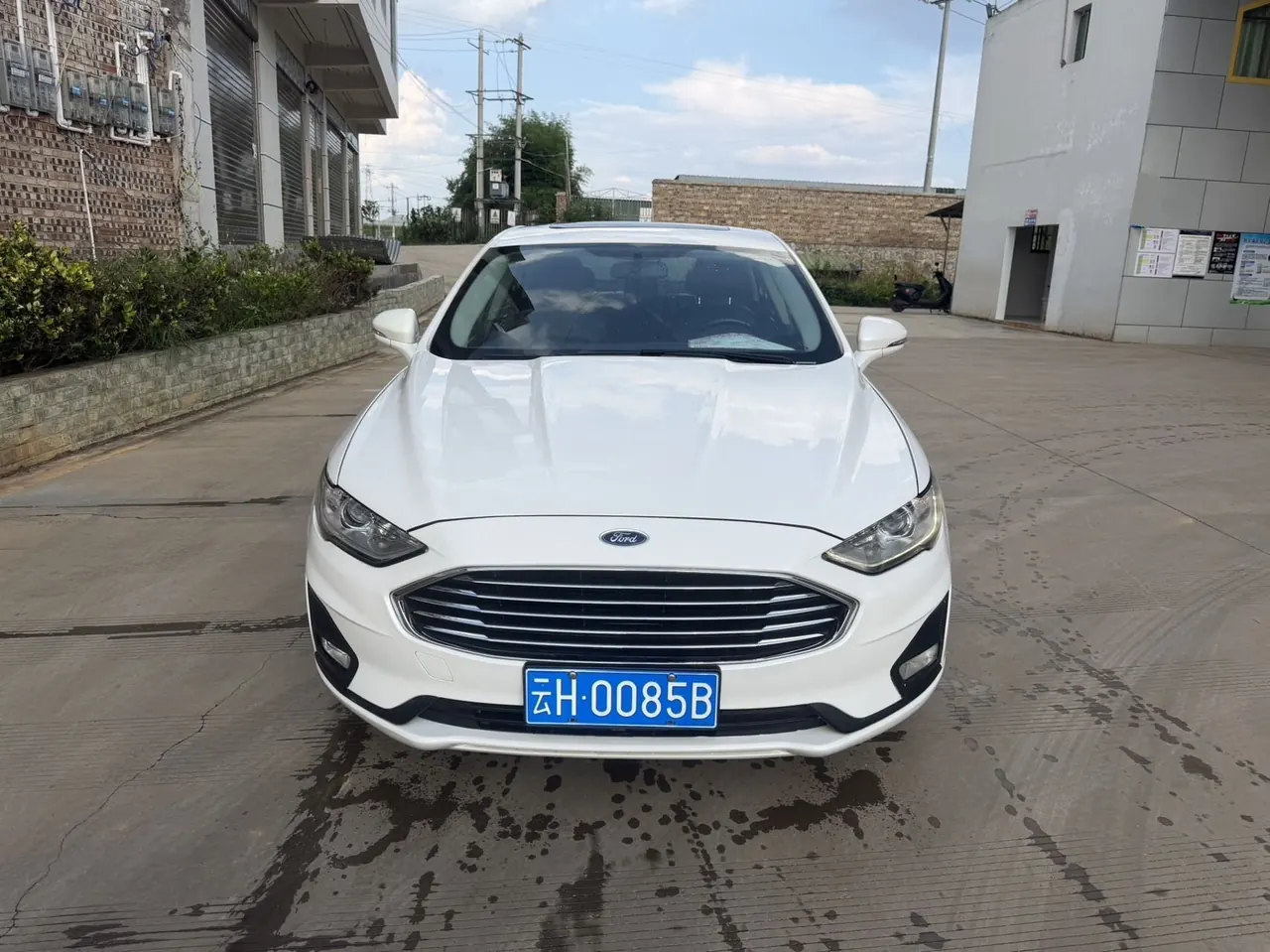 Ford 2020 Mondeo 2.0T EcoBoost 200 luxury automatic gear 2
