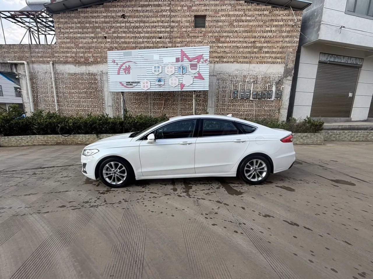 Ford 2020 Mondeo 2.0T EcoBoost 200 luxury automatic gear 4