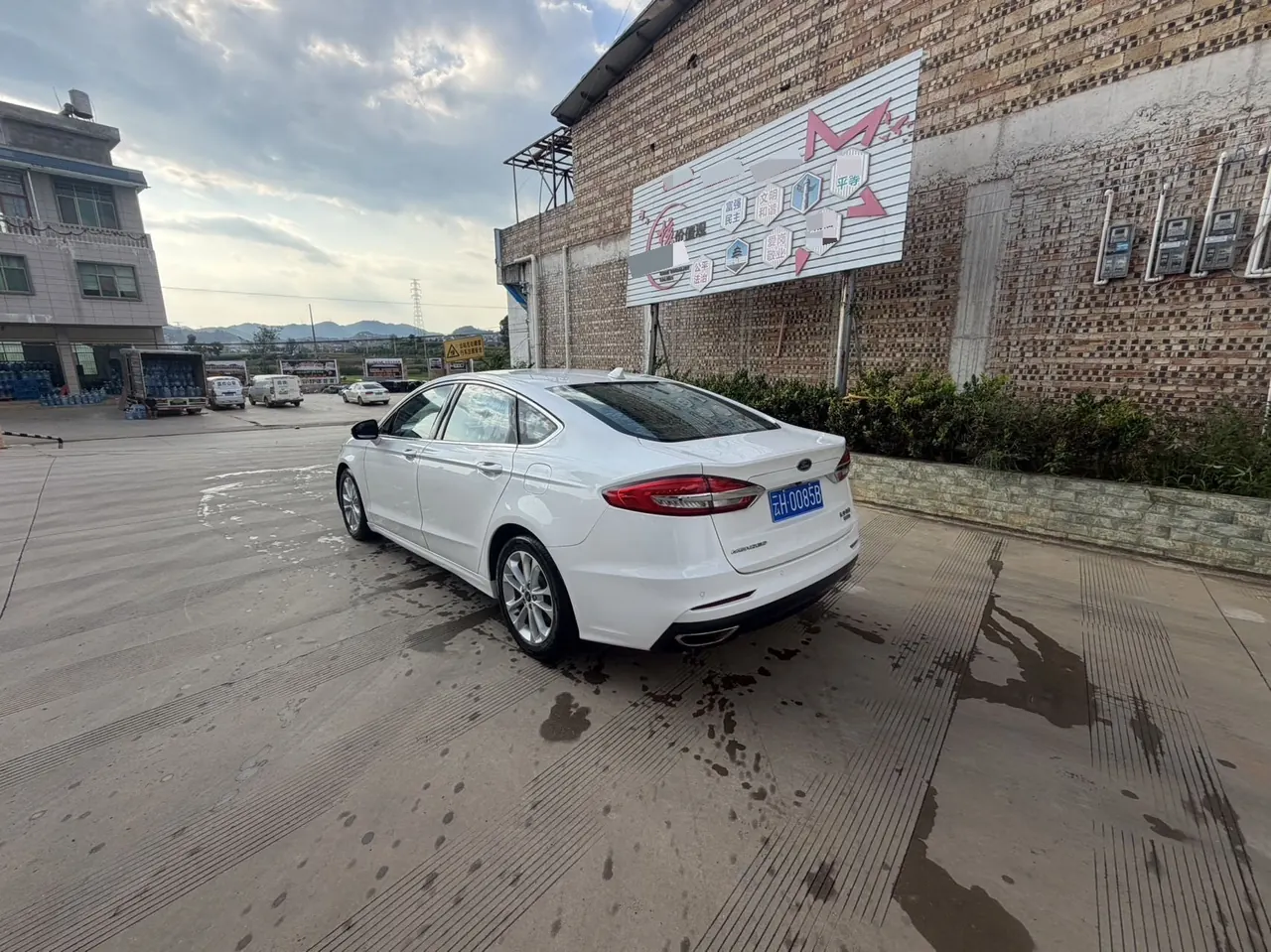 Ford 2020 Mondeo 2.0T EcoBoost 200 luxury automatic gear 5