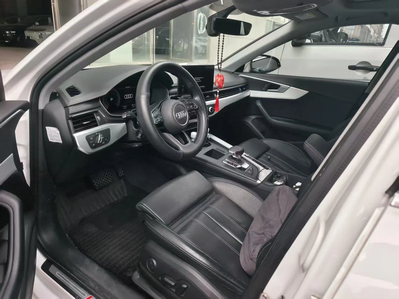 Audi 2020 A4L 2.0TFSI 40TFSI Fashion Dynamic Automatic 3