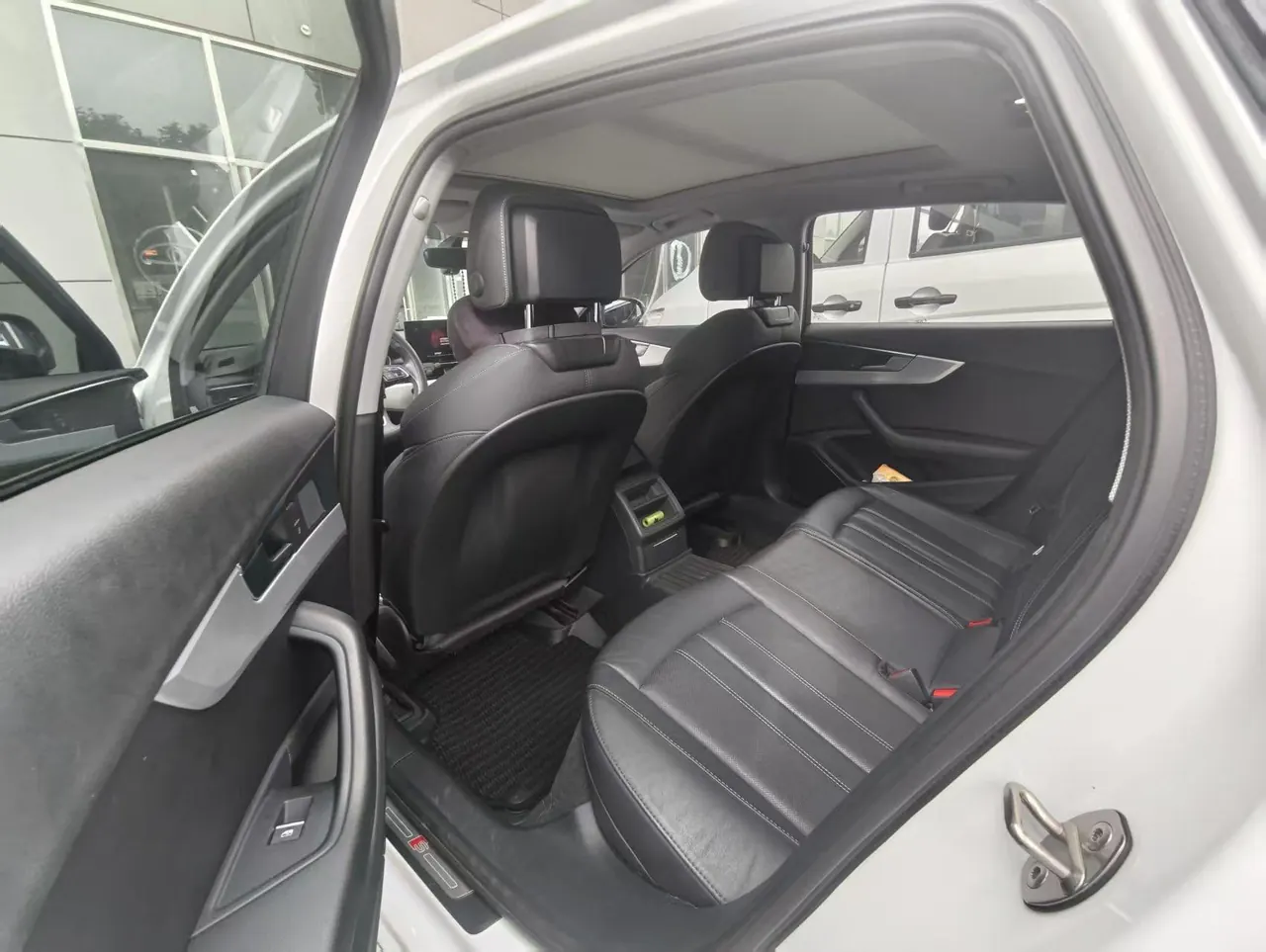Audi 2020 A4L 2.0TFSI 40TFSI Fashion Dynamic Automatic 5