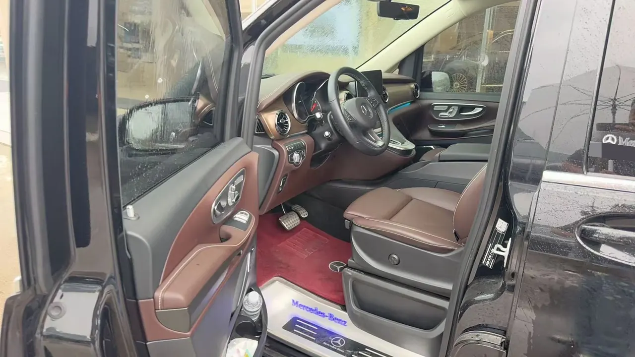 Mercedes Benz V 2022V 260 L 2.0T Deluxe Edition Automatic Gear 3