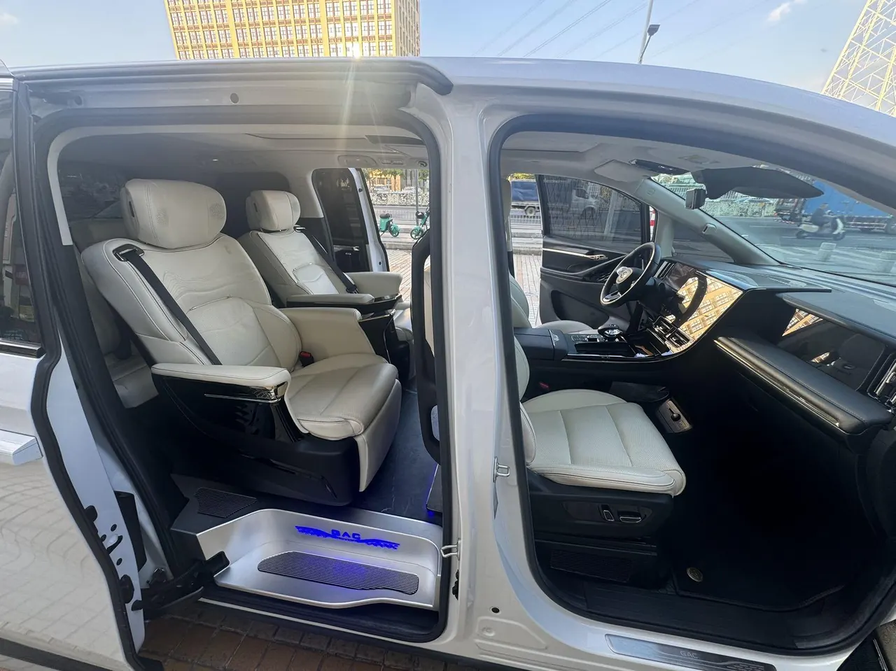 Chuanqi 2023 E9 2.0T Master Automatic Gear 5