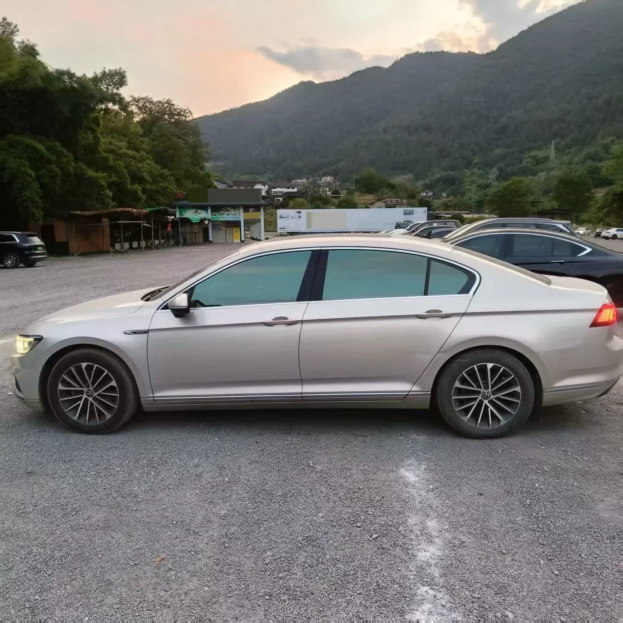 Volkswagen 2020 Magotan 2.0TSI 330TSI luxury automatic transmission 5