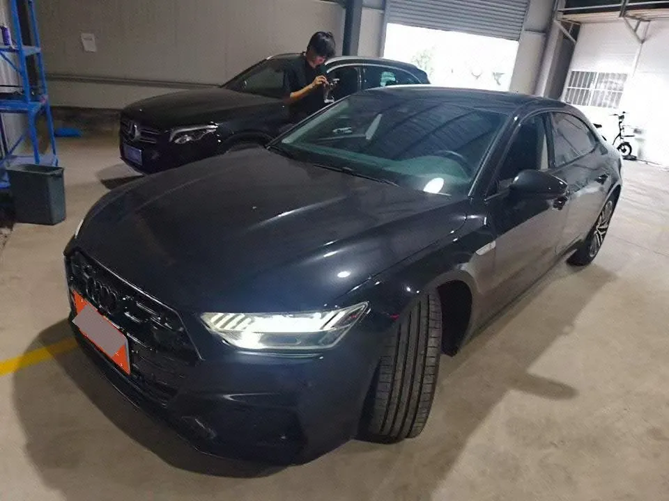 打开图片灯箱:Audi 2022 A7L 2.0TFSI 45TFSI S-line Building Dream Future Edition Automatic Gear