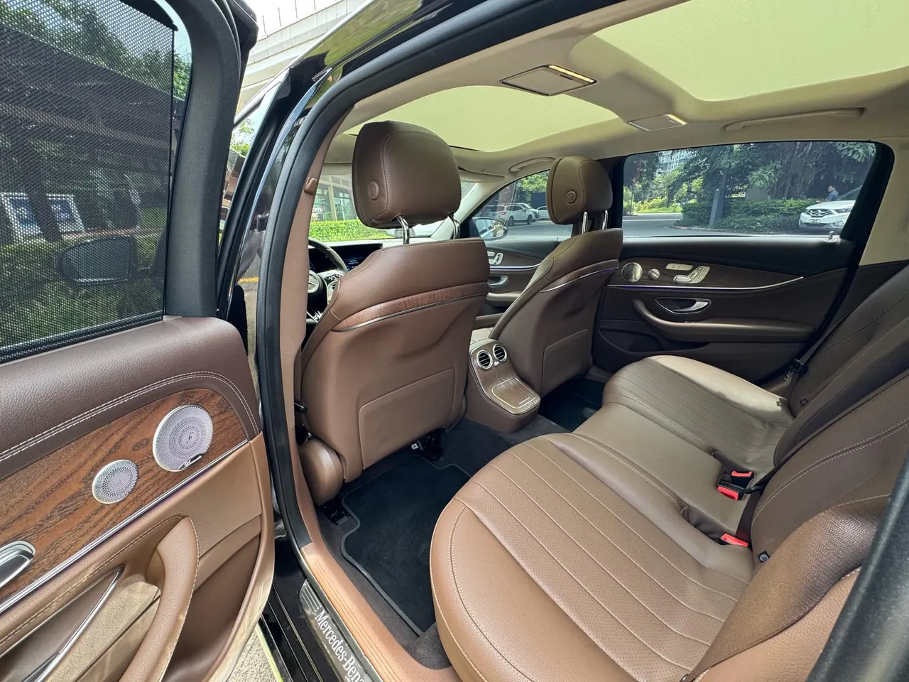 Mercedes Benz E Class 2023 E 300 L 2.0T Luxury Automatic Gear 3