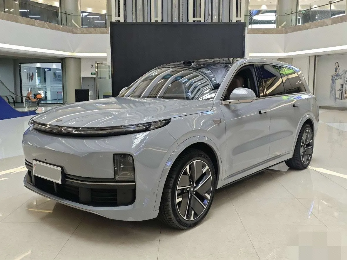 Open image lightbox: Li 2025 L9 Ultra Smart Refresh Edition Automatic Transmission
