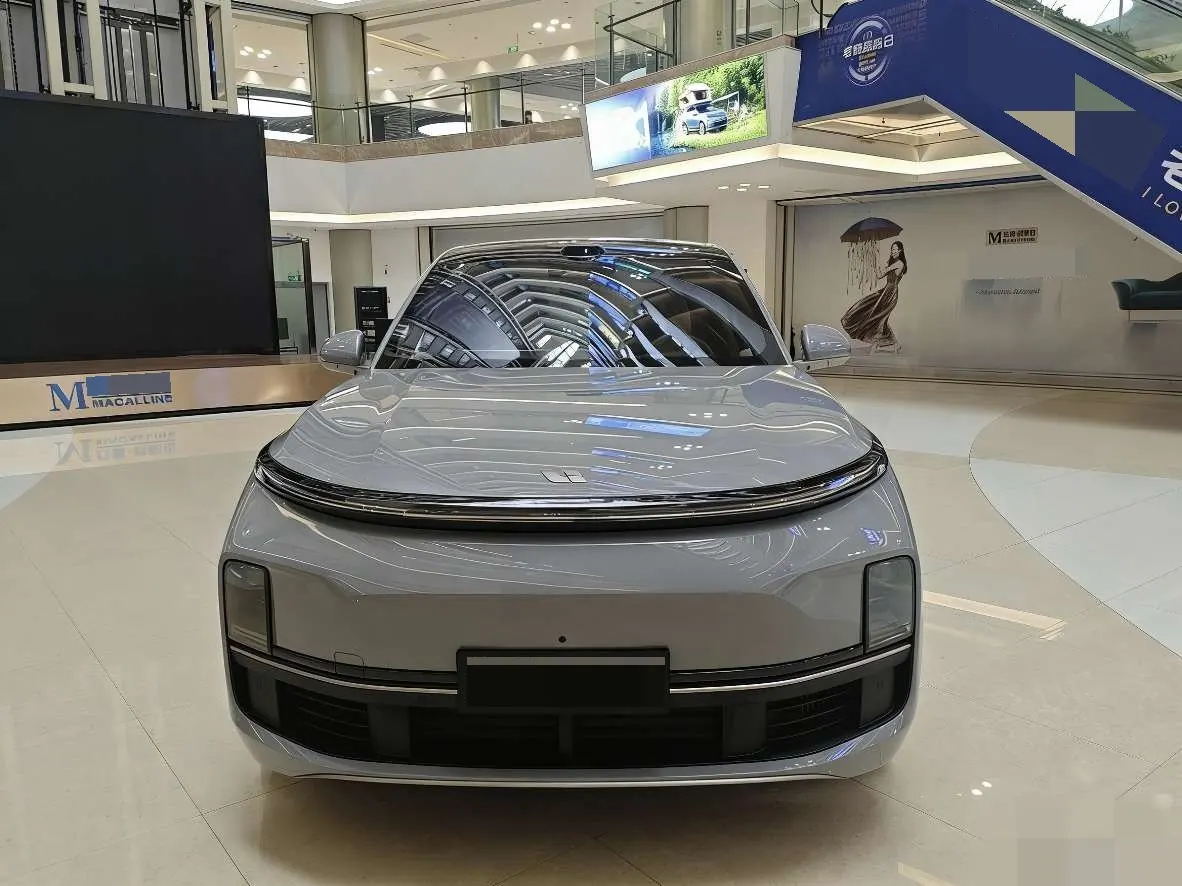 Li 2025 L9 Ultra Smart Refresh Edition Automatic Transmission 2