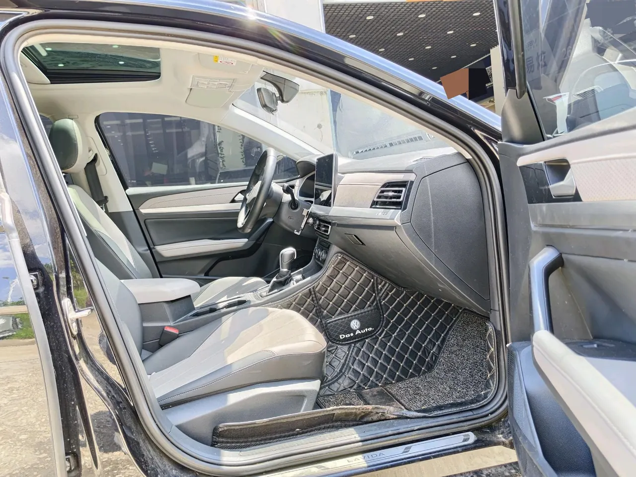 Volkswagen 2023 LaVida 1.5 5 Million Edition Automatic 6