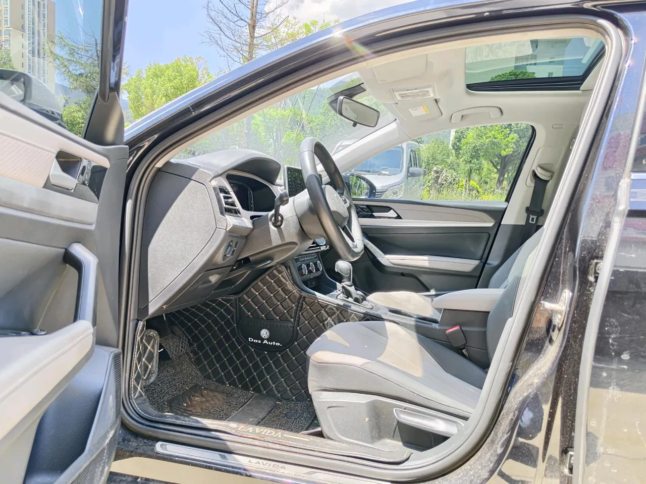 Volkswagen 2023 LaVida 1.5 5 Million Edition Automatic 8