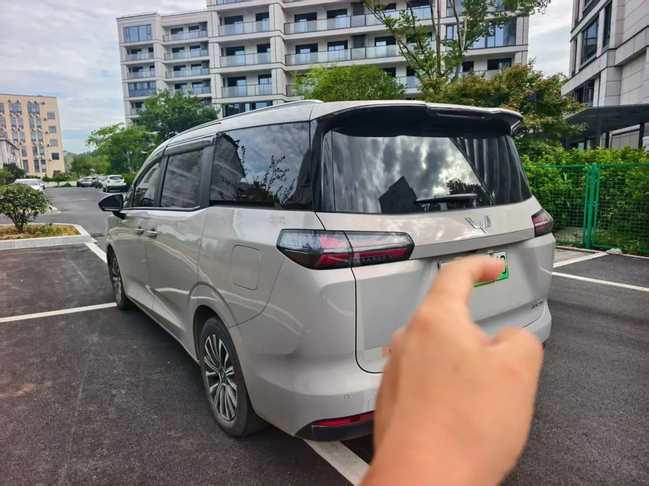 WuLing 2025 Starlight 730 1.5 Stepless 125km Luxury Automatic Transmission 6