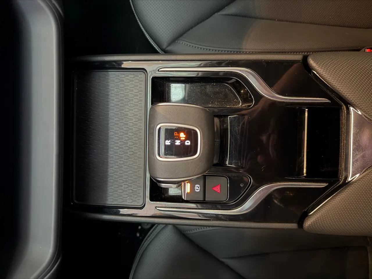 HongQi 2023 E-QM5 Basic Travel Edition (Modified) Automatic Gear 13