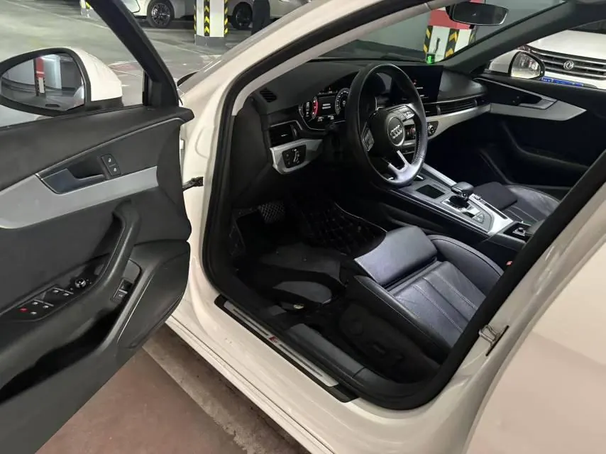 Audi 2022 A4L 2.0TFSI 40TFSI Fashion Dynamic Automatic 3