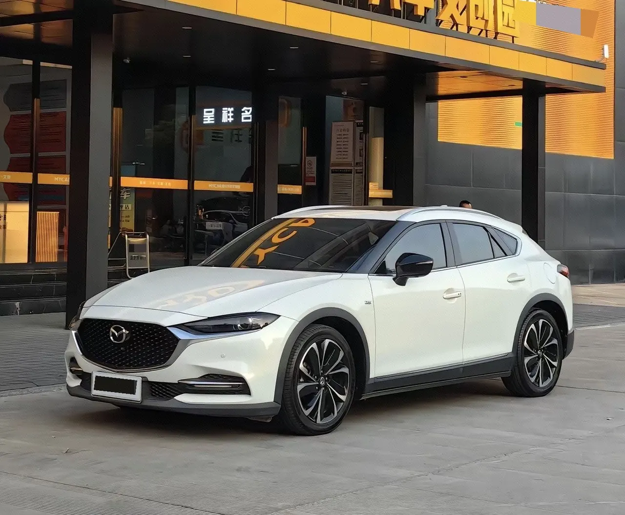 打开图片灯箱:Mazda 2020 CX-4 2.5 four-wheel drive blue sky passion version automatic gear