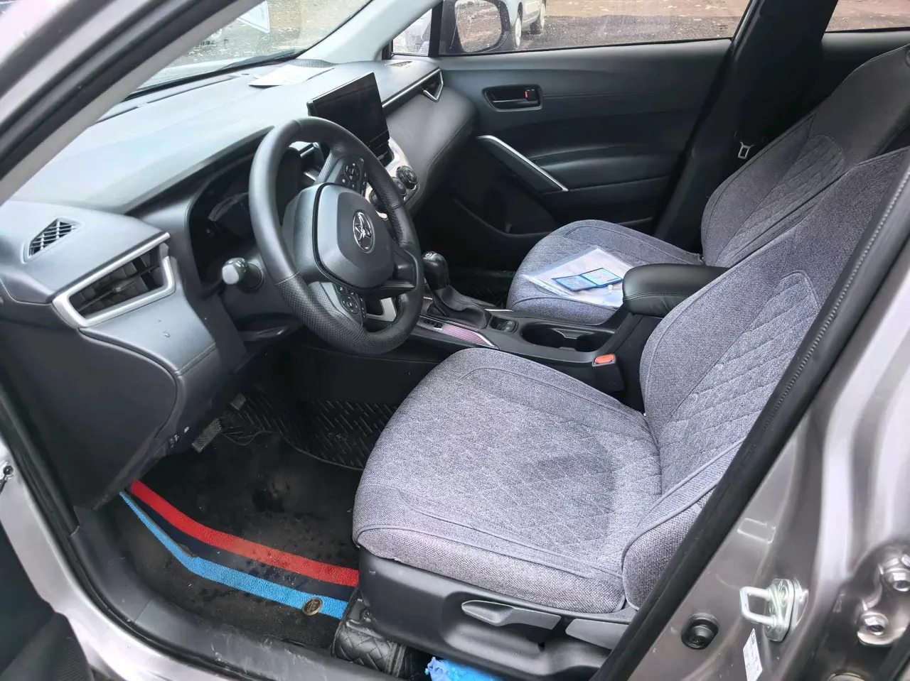 Toyota 2024 Corolla Cross 2.0 CVT Pioneer Edition, Automatic Transmission 2