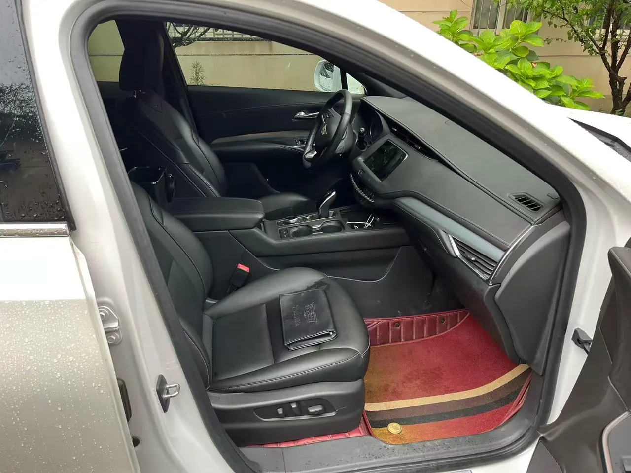 Cadillac 2020 XT4 2.0T 28T Two-Drive Luxury Automatic Gear 2