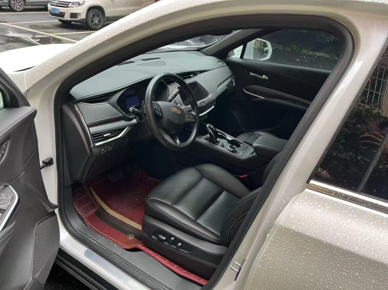 Cadillac 2020 XT4 2.0T 28T Two-Drive Luxury Automatic Gear 4