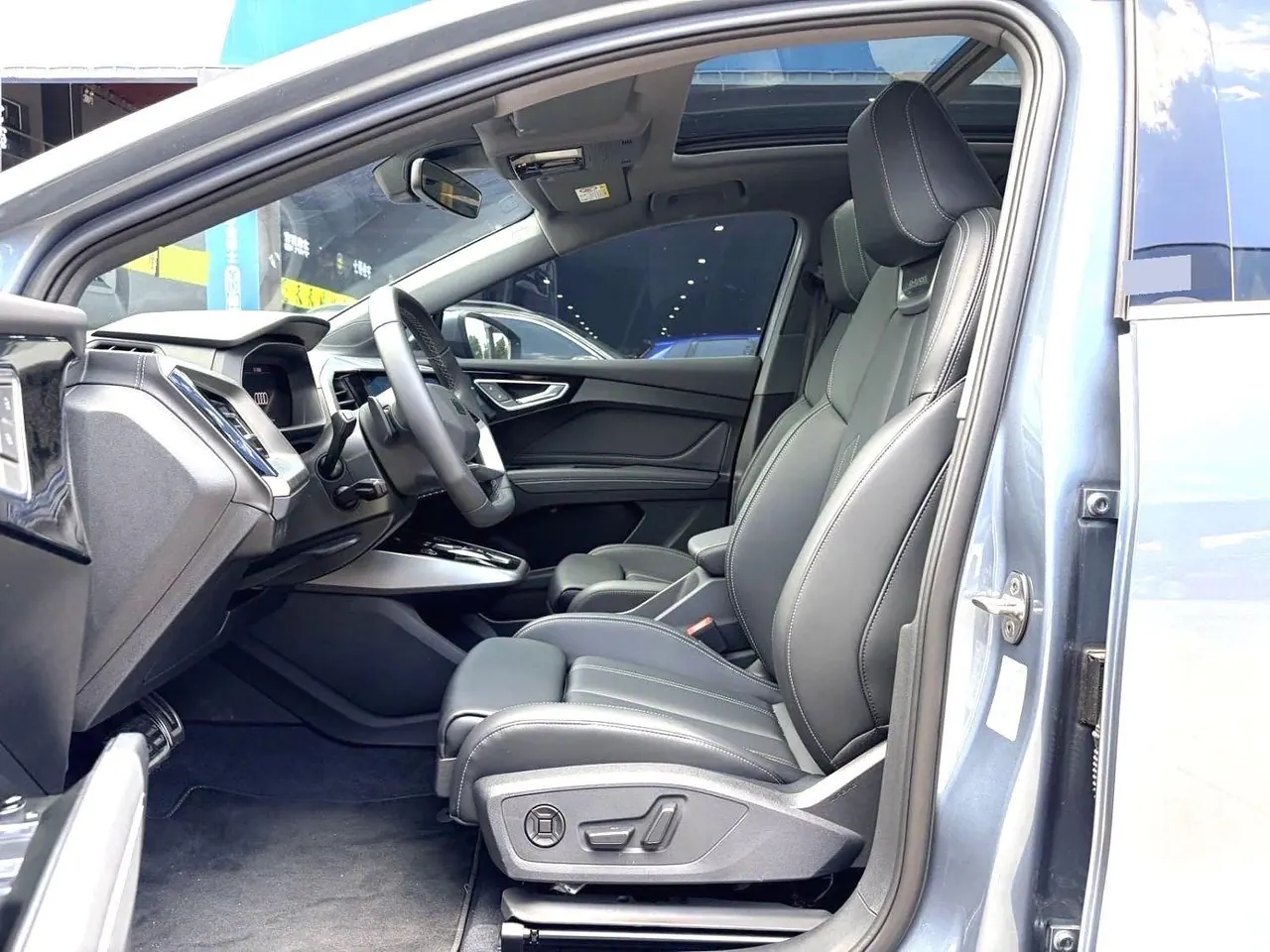 Audi 2024 Q4 e-tron 40 Creation Edition Automatic Gear 8
