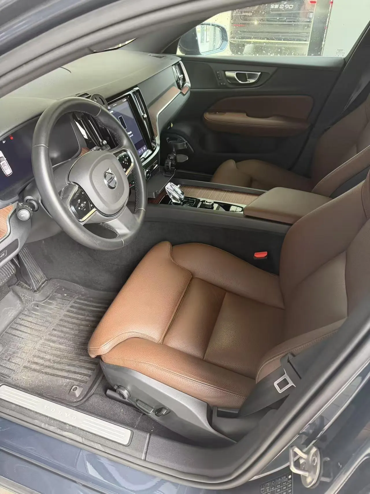 Volvo V60 (Imported) 2024 V60 48V 2.0T B5 Zhiya Sports Edition Automatic Gear 3