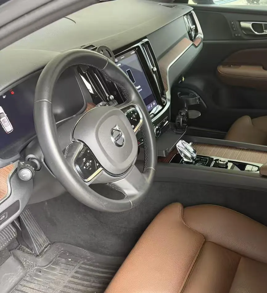 Volvo V60 (Imported) 2024 V60 48V 2.0T B5 Zhiya Sports Edition Automatic Gear 5