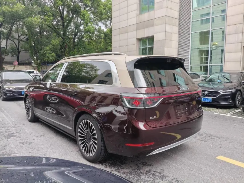 AITO 2025 AITO M9 extended range Ultra version 52kWh6 seat version automatic gear 4