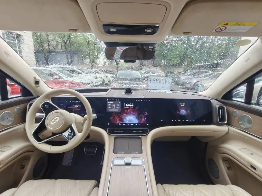 AITO 2025 AITO M9 extended range Ultra version 52kWh6 seat version automatic gear 9