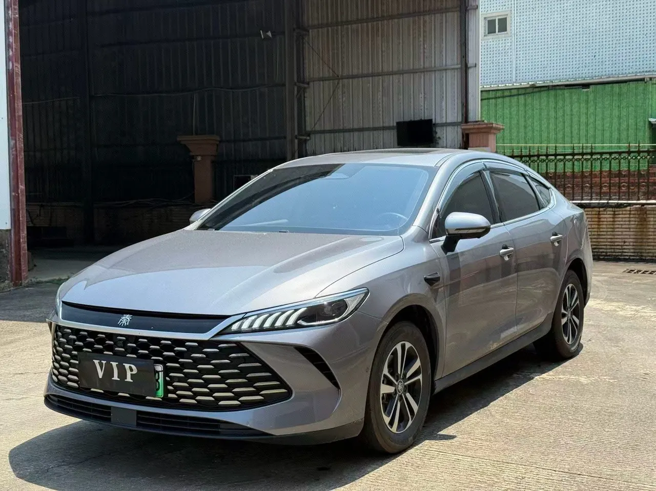 打开图片灯箱:BYD 2024 Qin PLUS DM-i 1.5 stepless glory version 120KM leading automatic gear