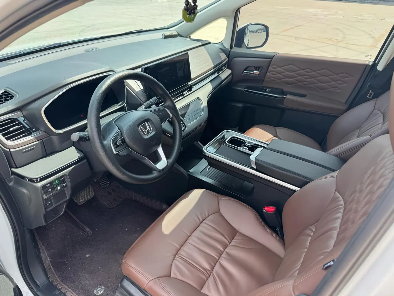 Honda 2024 Odyssey Hybrid 2.0 Stepless Sharp and Pleasant Edition Automatic Gear 3